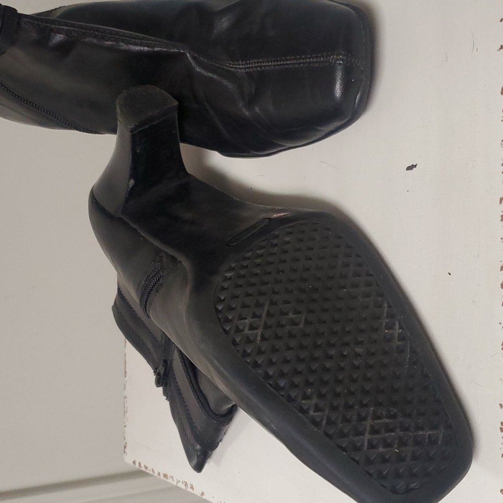 Used Aerology Ankle Boots - Picture 3 of 4